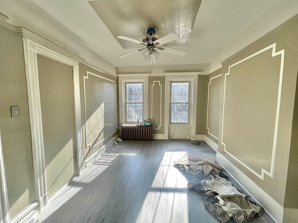 1st image of 444 Bainbridge St Unit 2