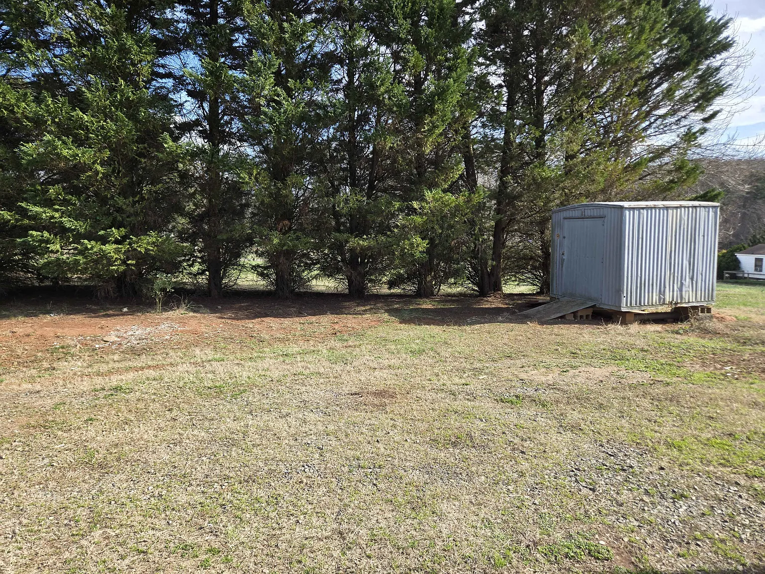 4 bed, 1600 sqft, $1,600 — Photo 2