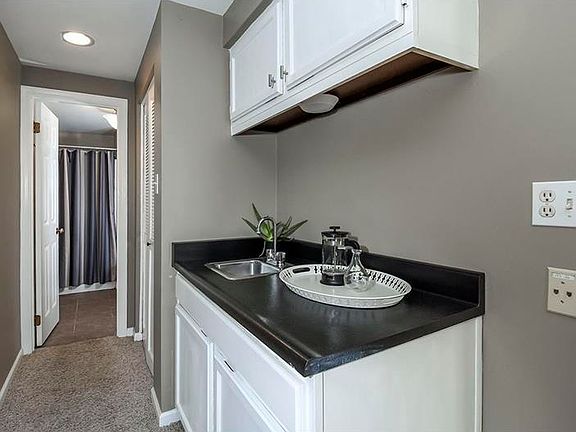 5th image of 1556 Pinehurst Dr