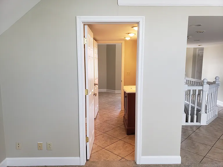 725 E Saint Clair St #5 — Photo 8