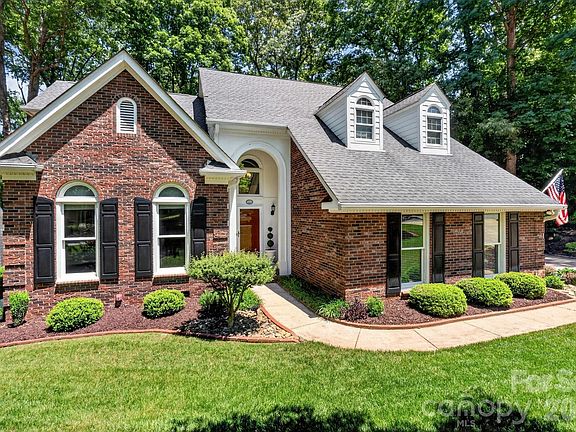 3rd image of 15211 Sharrow Bay Ct