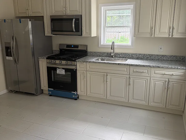701 E Judson Ave #1 — Photo 3