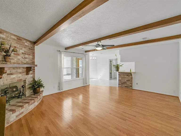 8415 Braesdale Ln — Photo 10