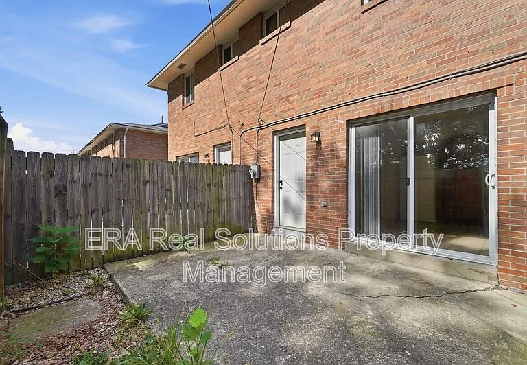1136 McCarley Dr E — Photo 35