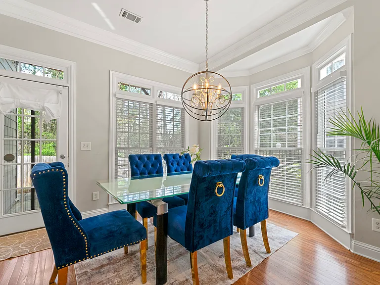 3410 Burdett Ct — Photo 8