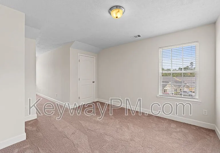 801 Trailside Ct — Photo 16