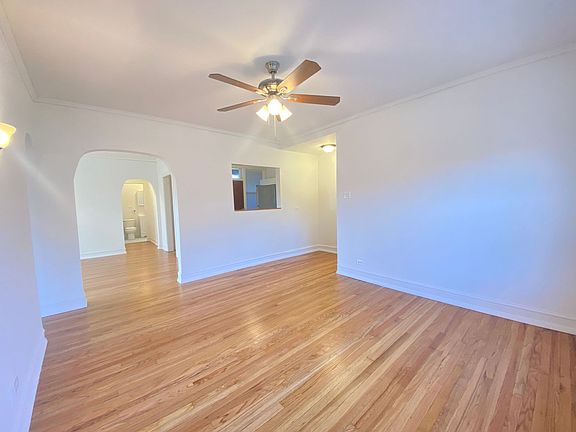 3rd image of 6144 N Hoyne Ave #2