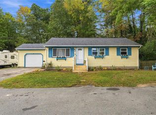 6 Sand St, Coventry, RI 02816