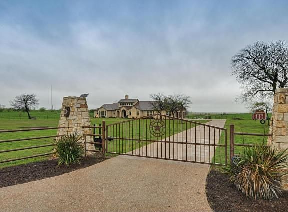 3rd image of 9968 County Road 915