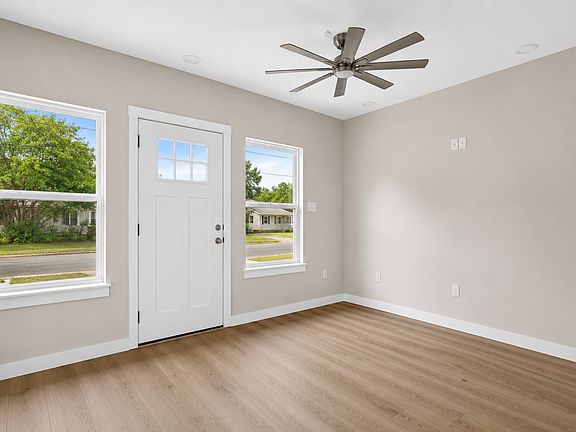 3rd image of 812 Maple Ave #A