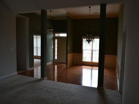 open floor plan / great room