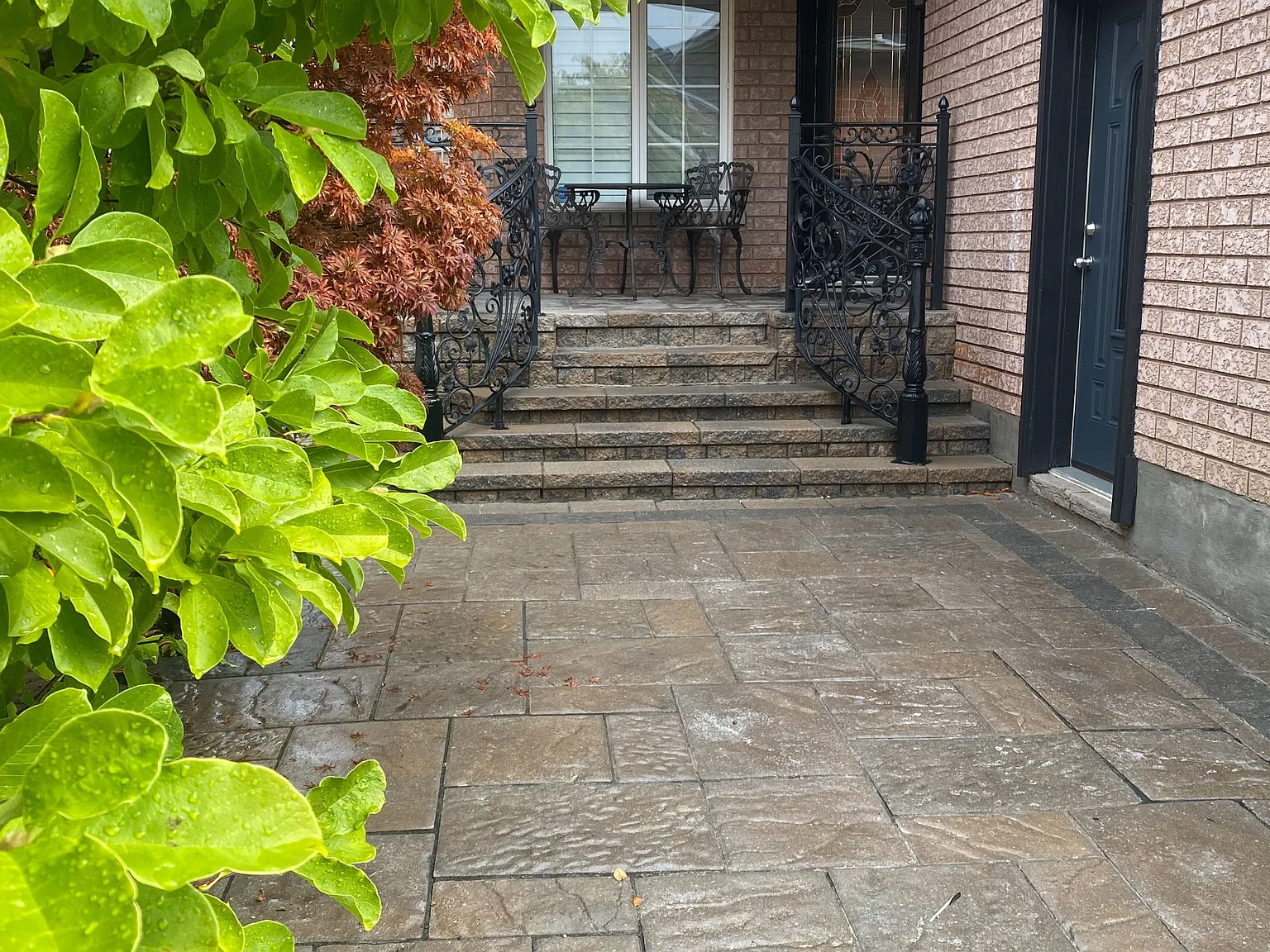 3 bed, $2,300 — Photo 1