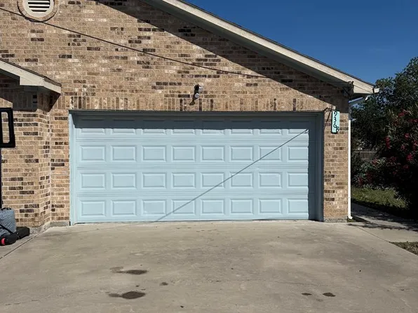 936 S Kossuth St #B, Rockport, TX 78382