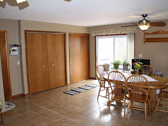 3rd image of 316 W Fulliam Ave