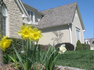 616 NE Silverleaf Pl, Lees Summit, MO 64064
