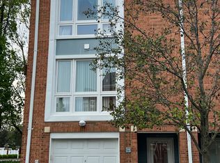274 Main Sail Ct #27, Detroit, MI 48207