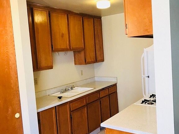 3rd image of 4562 Hamilton St APT 2