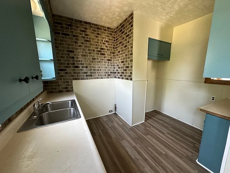 110 Halls Heights Ave — Photo 6
