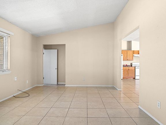 4th image of 2900 Beachcomber Dr
