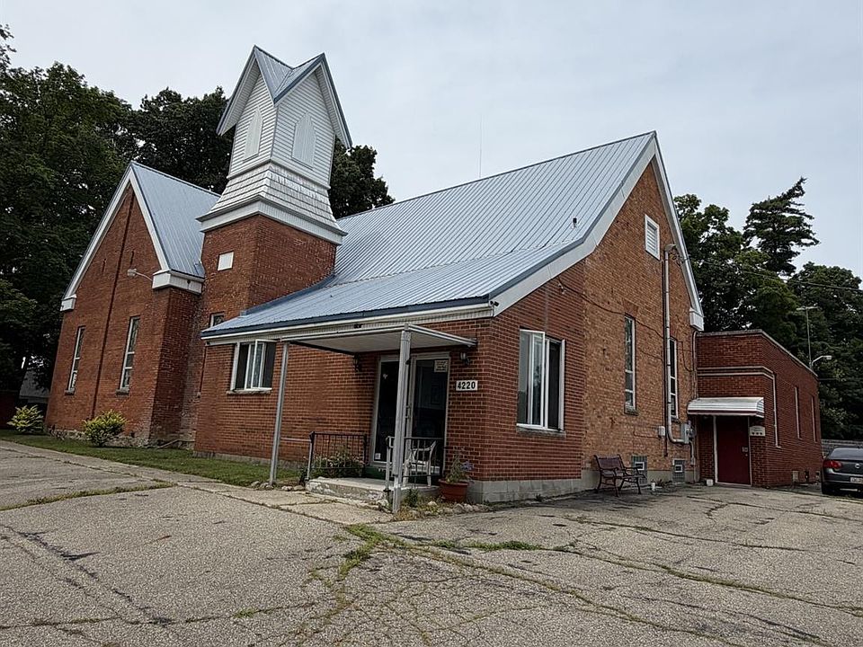 1st image of 4220 3rd St