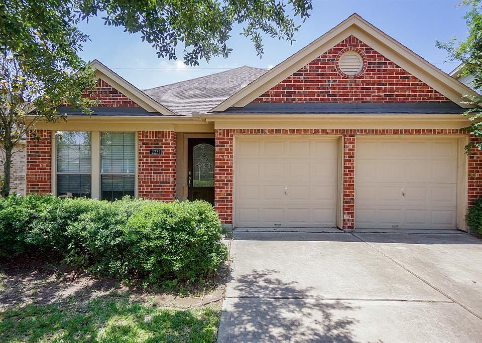 1st image of 2231 Castle Gardens Ln