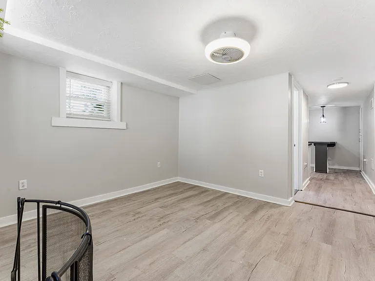 9 Hunters Rd #B — Photo 19