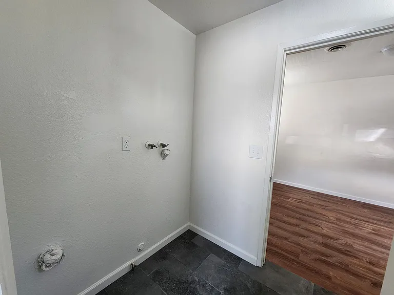 7238 Fulton St — Photo 8