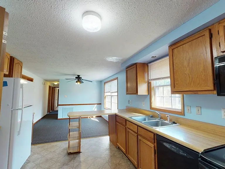 975 Murray Ln — Photo 10