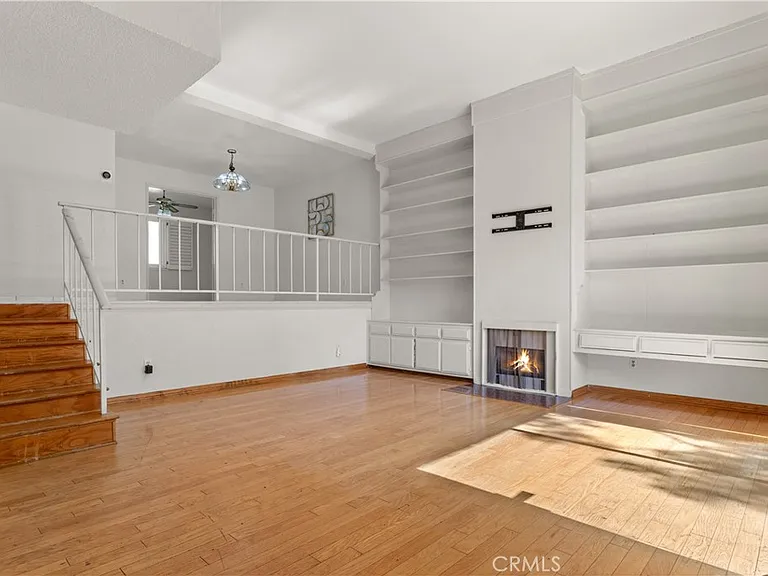 10201 Mason Ave — Photo 3