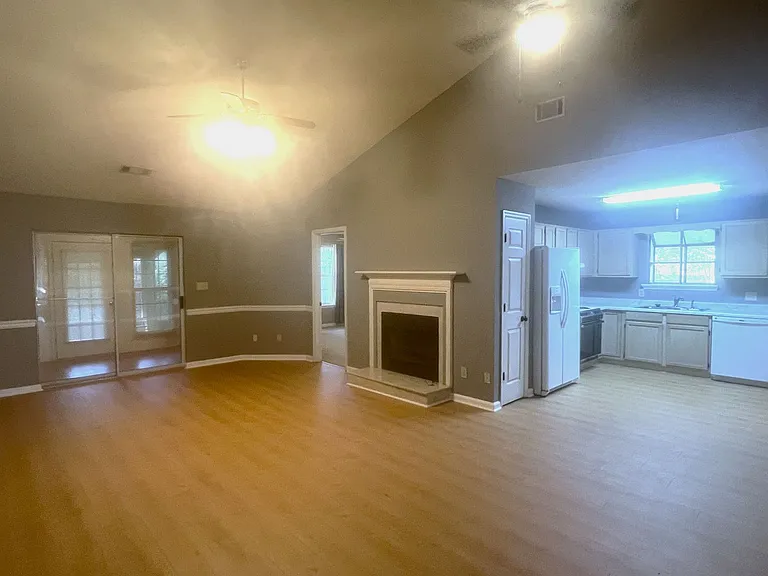 113 Saddlehorn Dr — Photo 3