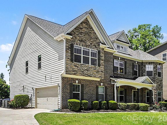 3rd image of 15301 Guthrie Dr