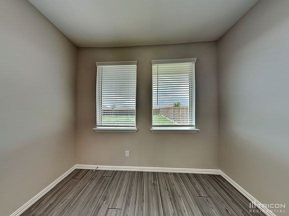 4th image of 2117 Strongbark Dr