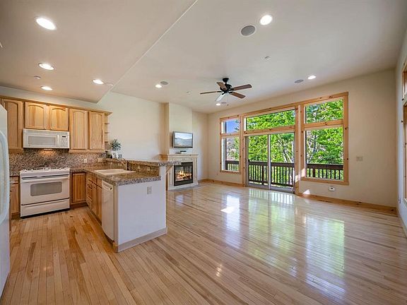 4th image of 50 River Oaks Drive #116