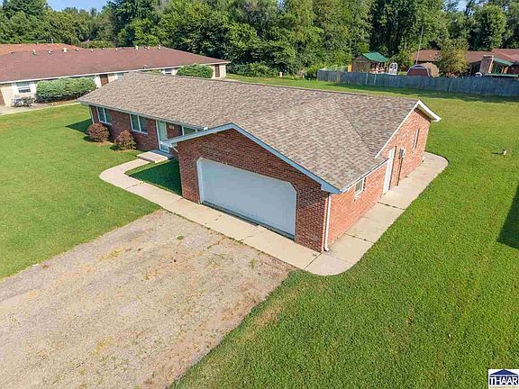 3rd image of 3406 E Goldenrod Ave