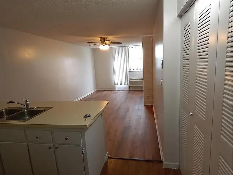 2771 Riverside Dr #511-A — Photo 5