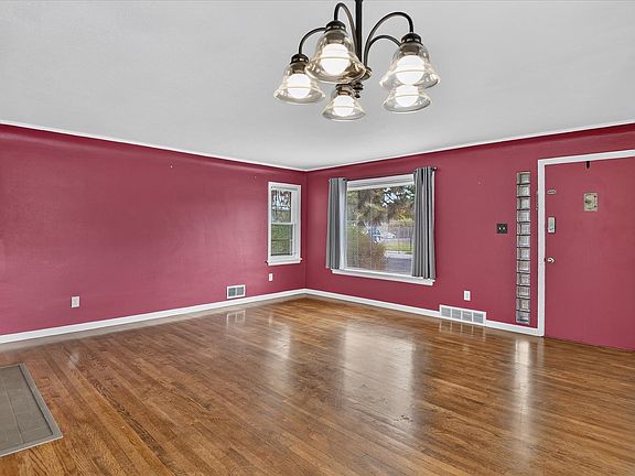 5th image of 4323 N Wall St