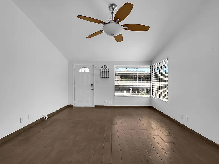 1101 E Lemon Ave — Photo 5