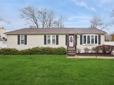 5 Bonny Drive, Mastic, NY, 11950