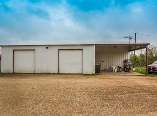 416 E Powell St, Willis, TX 77378