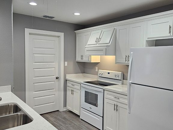 4th image of 3101 Haine Dr #101