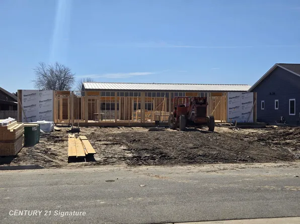 4077 Woodburn Ct, Saginaw, MI 48603