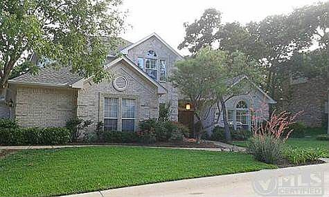 2nd image of 612 Hawthorn Cir