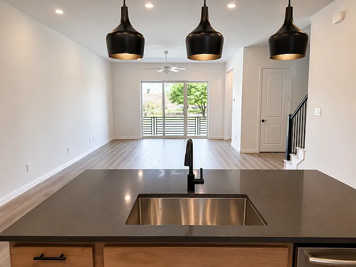 1218 Daybreak Dr — Photo 4