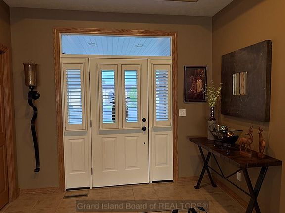 3rd image of 415 Rosewood Cir