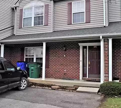2nd image of 895 Oaktree Blvd