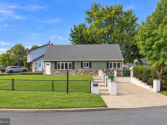 2nd image of 2 Kendall Dr