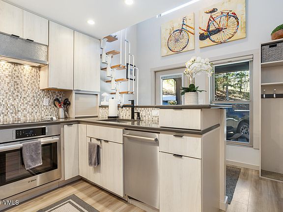 4th image of 1552 Matterhorn Cir APT 9
