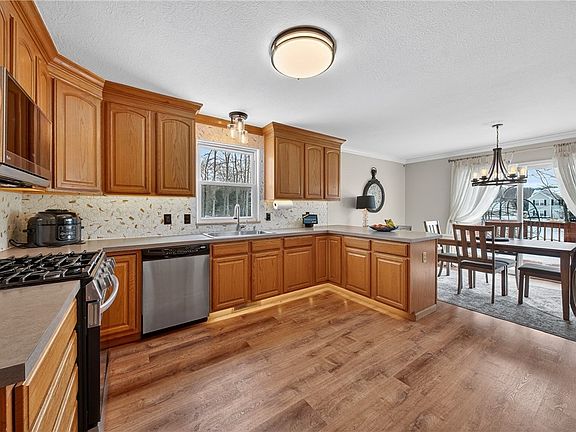 4th image of 1324 Dover Dr