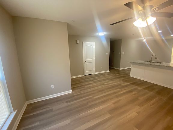 4th image of 1309 Lee Mac Dr