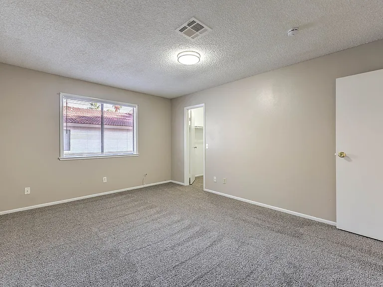 6647 W Tropicana Ave #102 — Photo 11